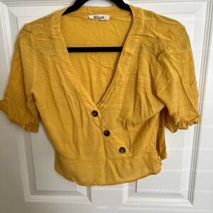 BB Dakota yellow top